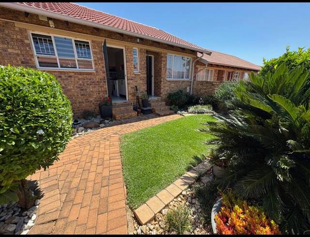 3 BEDROOM TOWNHOUSE FOR SALE IN TERENURE